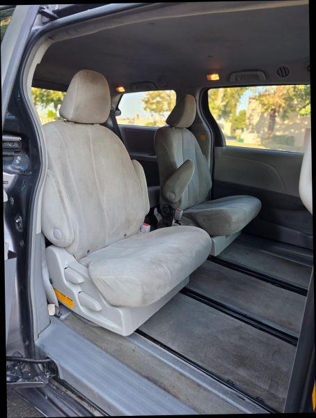 2013 Toyota Sienna L V6 7 Passenger