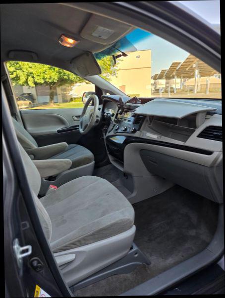 2013 Toyota Sienna L V6 7 Passenger