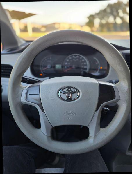 2013 Toyota Sienna L V6 7 Passenger