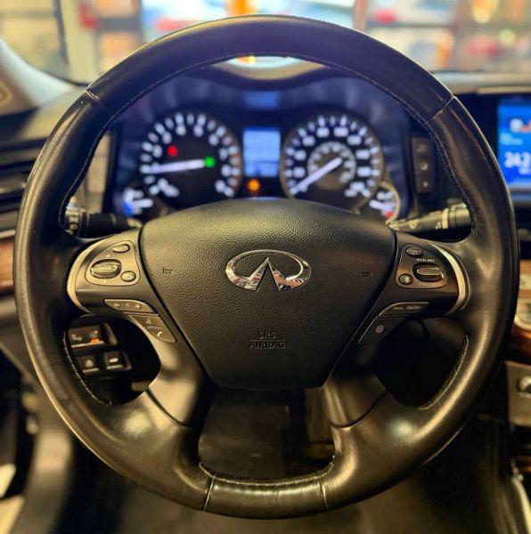 2017 INFINITI Q70h Base