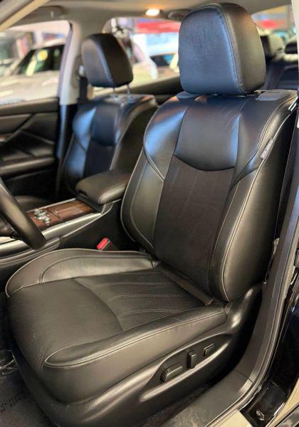 2017 INFINITI Q70h Base
