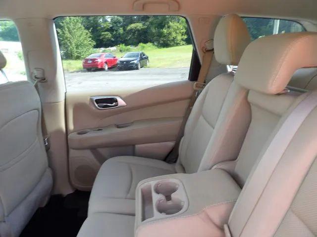 2017 Nissan Pathfinder S