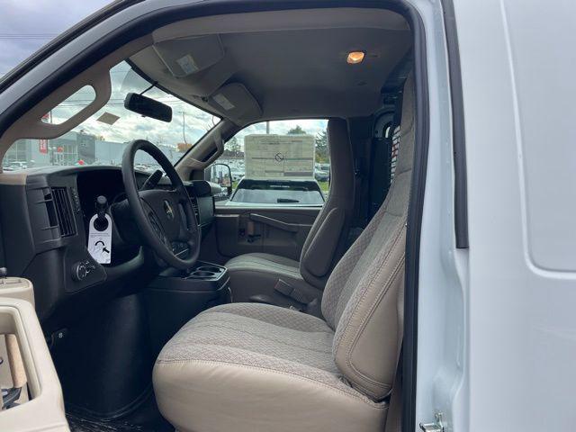 2025 Chevrolet Express Cargo Van RWD 2500 Regular Wheelbase WT