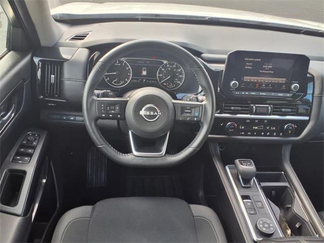 2025 Nissan Pathfinder SV 4WD