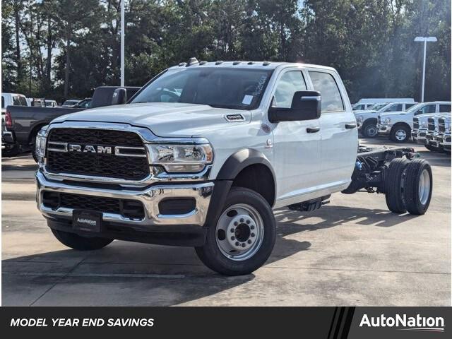 2024 RAM Ram 5500 Chassis Cab RAM 5500 TRADESMAN CHASSIS CREW CAB 4X4 84 CA 2024 RAM Ram 5500 Chassis Cab RAM 5500 TRADESMAN CHASSIS CREW CAB 4X4 84 CA