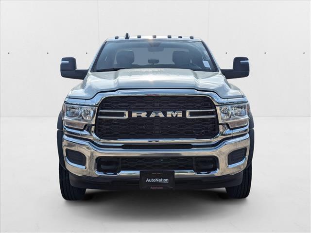 2024 RAM Ram 5500 Chassis Cab RAM 5500 TRADESMAN CHASSIS CREW CAB 4X4 84 CA 2024 RAM Ram 5500 Chassis Cab RAM 5500 TRADESMAN CHASSIS CREW CAB 4X4 84 CA