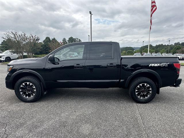 2023 Nissan TITAN Crew Cab PRO-4X 4x4