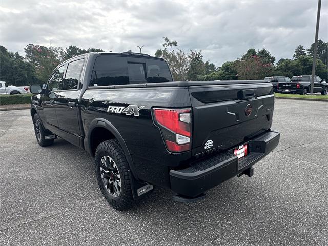 2023 Nissan TITAN Crew Cab PRO-4X 4x4