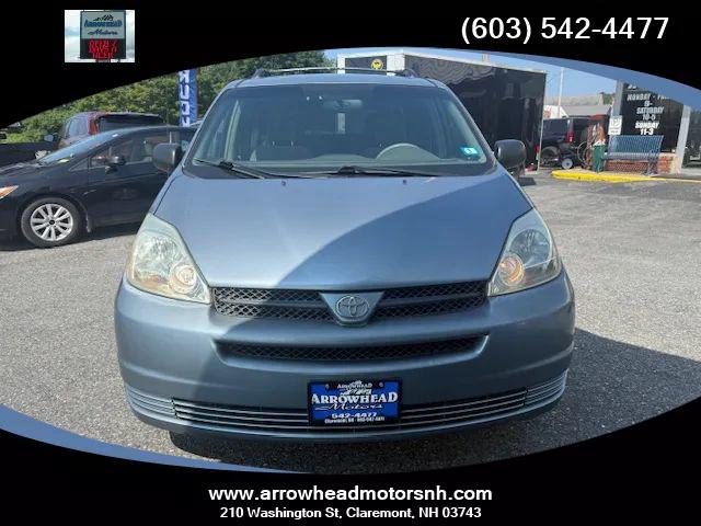 2004 Toyota Sienna CE Minivan 4D