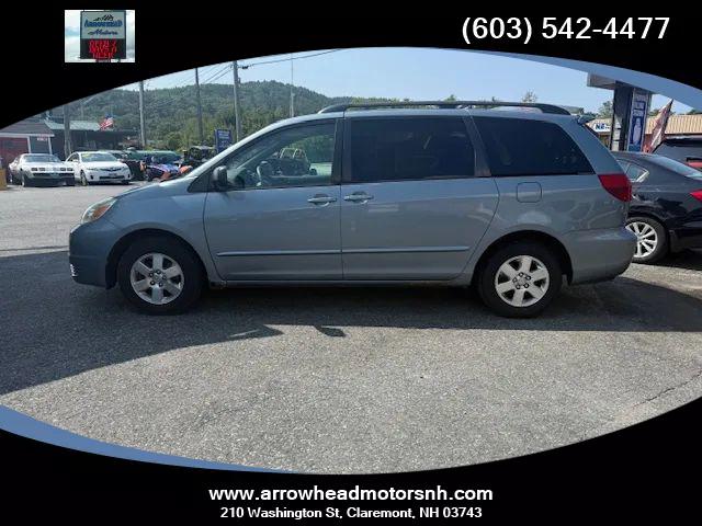 2004 Toyota Sienna CE Minivan 4D