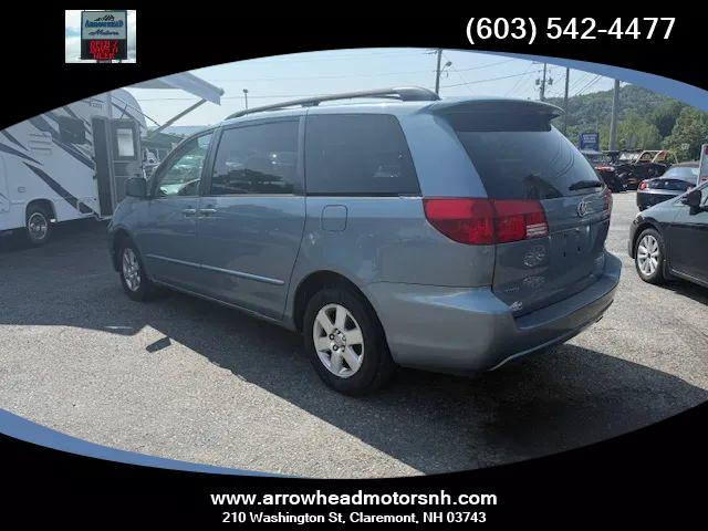 2004 Toyota Sienna CE Minivan 4D