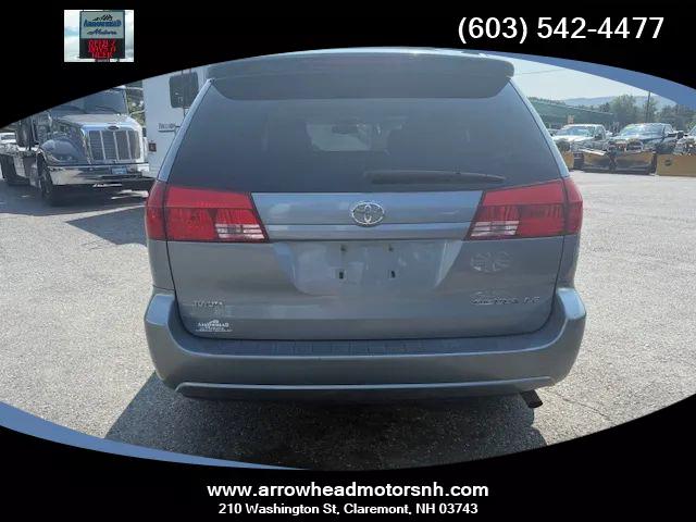 2004 Toyota Sienna CE Minivan 4D