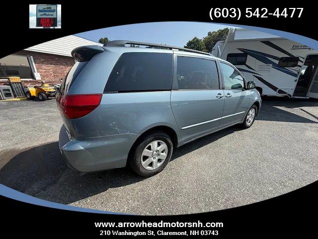 2004 Toyota Sienna CE Minivan 4D
