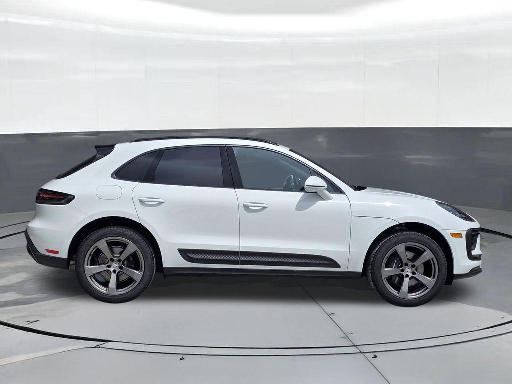 2026 Porsche Macan Base - Photo 8