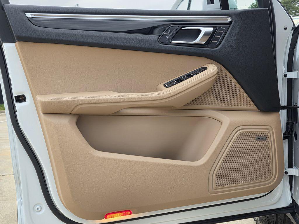 2026 Porsche Macan Base - Photo 19
