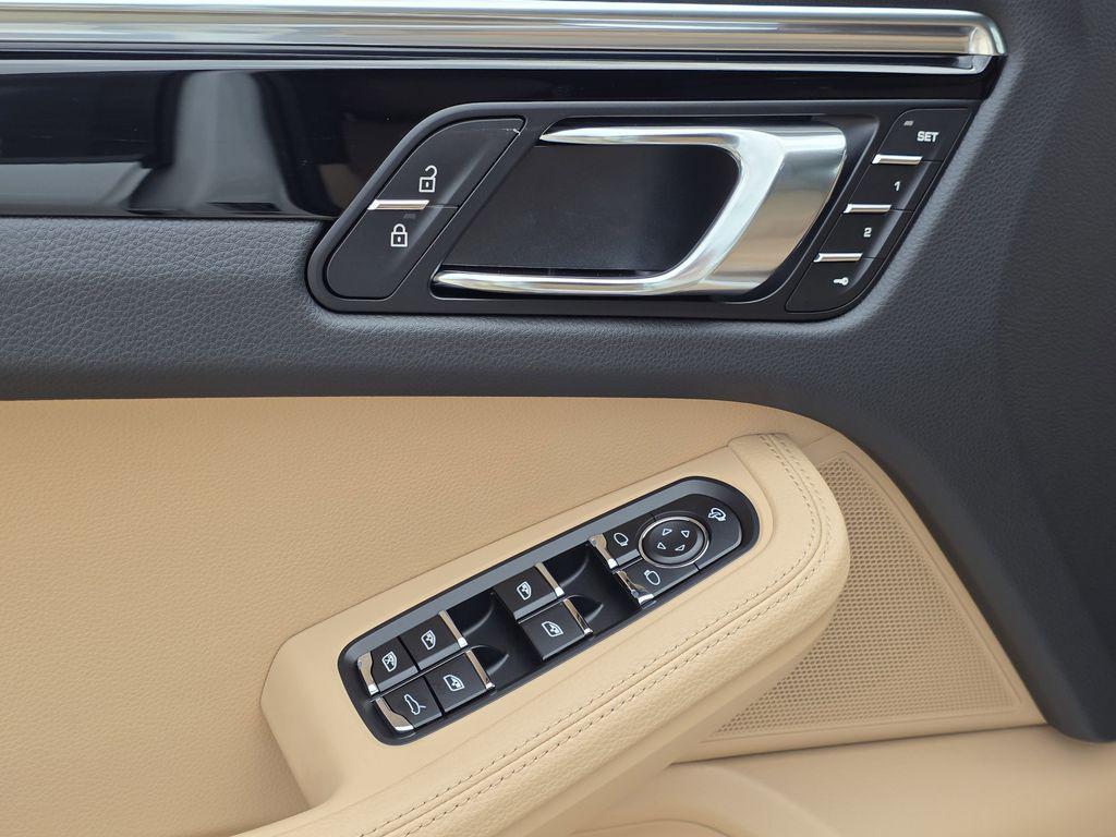 2026 Porsche Macan Base - Photo 20