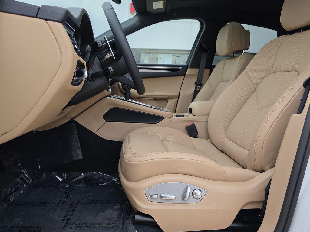 2026 Porsche Macan Base - Photo 22