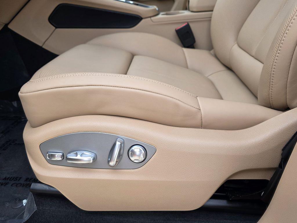 2026 Porsche Macan Base - Photo 23