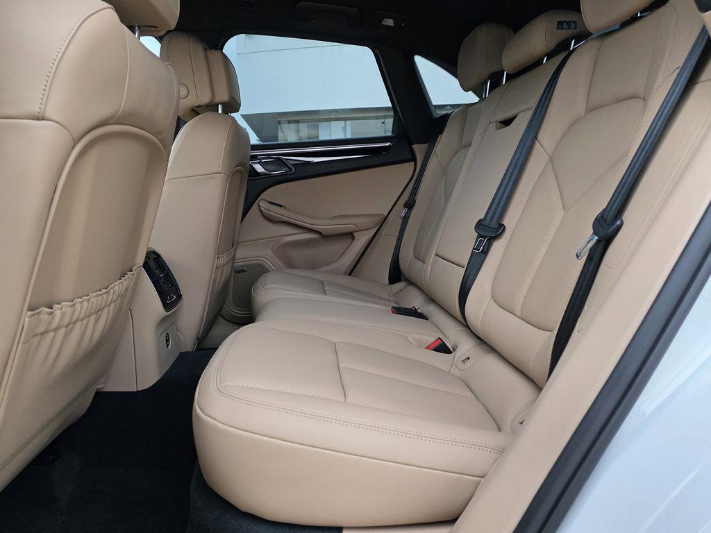 2026 Porsche Macan Base - Photo 25