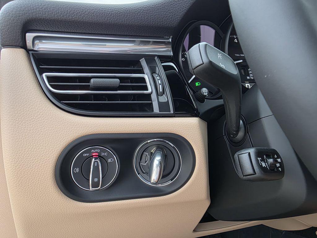 2026 Porsche Macan Base - Photo 30