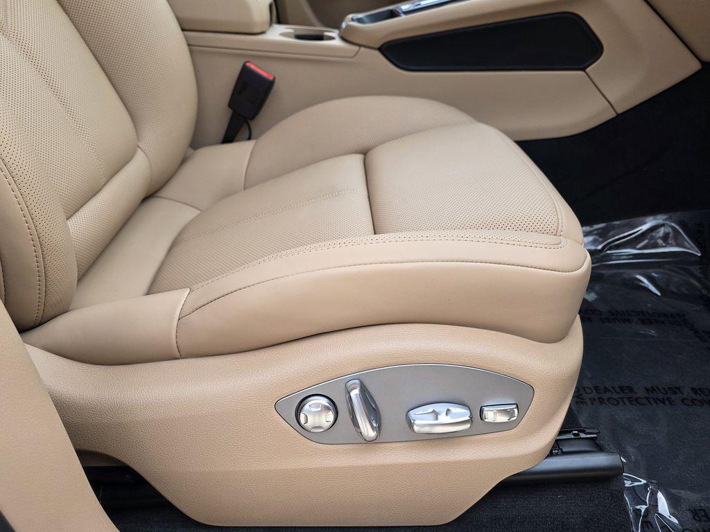 2026 Porsche Macan Base - Photo 43