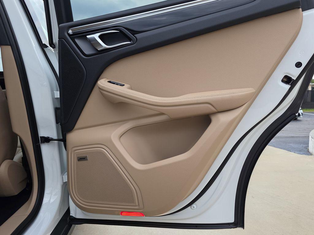 2026 Porsche Macan Base - Photo 46