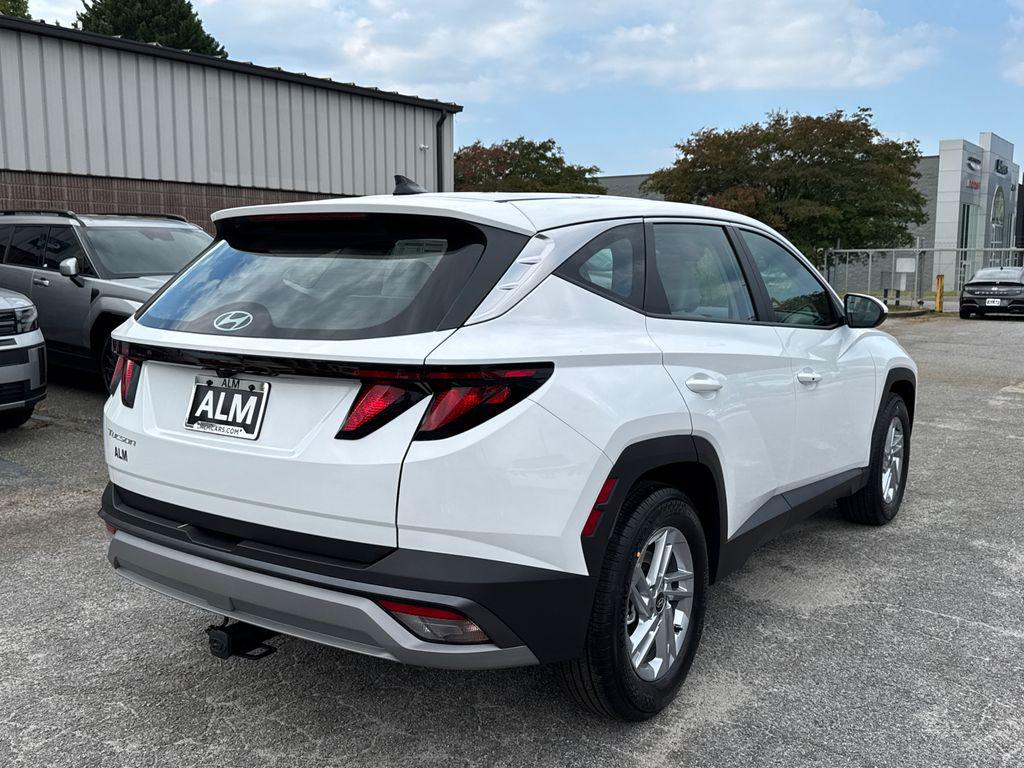 2026 Hyundai Tucson SE photo 2