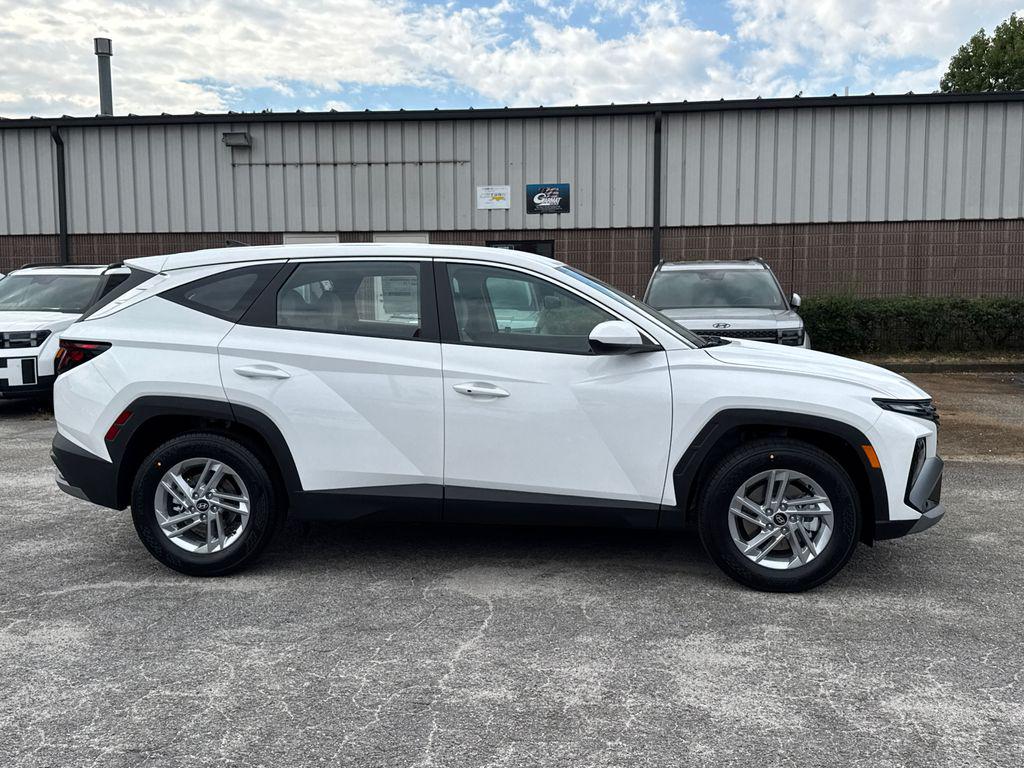 2026 Hyundai Tucson SE photo 3