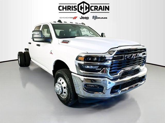 2026 RAM Ram 3500 Chassis Cab RAM 3500 TRADESMAN CREW CAB CHASSIS 4X4 60 CA