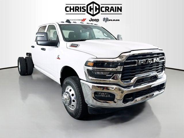 2026 RAM Ram 3500 Chassis Cab RAM 3500 TRADESMAN CREW CAB CHASSIS 4X4 60 CA