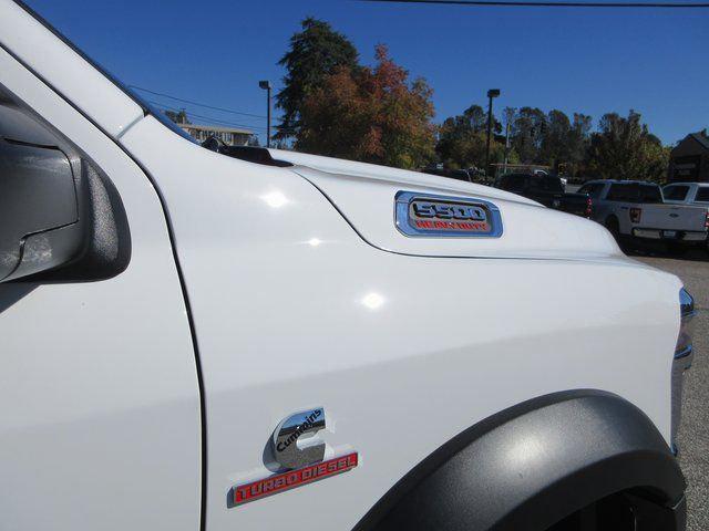 2026 RAM Ram 5500 Chassis Cab RAM 5500 TRADESMAN CHASSIS CREW CAB 4X4 84 CA