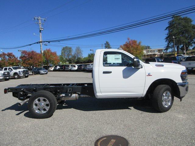 2026 RAM Ram 3500 Chassis Cab RAM 3500 TRADESMAN CHASSIS REGULAR CAB 4X4 60 CA 2026 RAM Ram 3500 Chassis Cab RAM 3500 TRADESMAN CHASSIS REGULAR CAB 4X4 60 CA