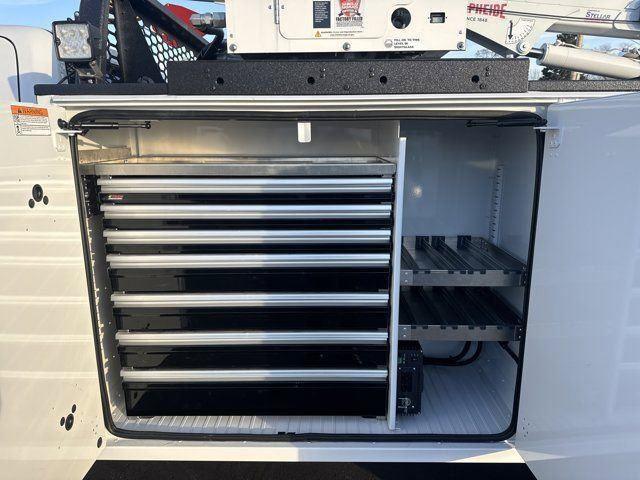 2026 RAM 5500 Chassis RAM 5500 TRADESMAN CHASSIS CREW CAB 4X4 84 CA