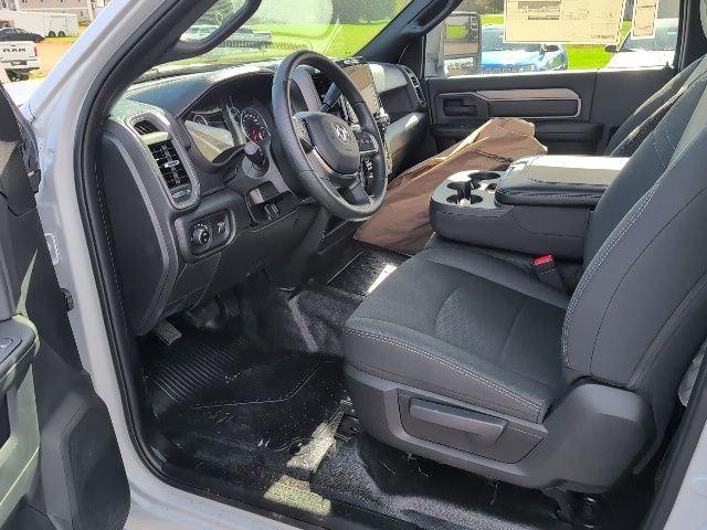 2026 RAM Ram 5500 Chassis Cab RAM 5500 TRADESMAN CHASSIS REGULAR CAB 4X4 84 CA 2026 RAM Ram 5500 Chassis Cab RAM 5500 TRADESMAN CHASSIS REGULAR CAB 4X4 84 CA