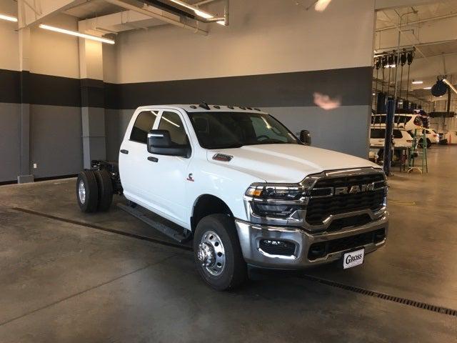 2026 RAM Ram 3500 Chassis Cab RAM 3500 TRADESMAN CREW CAB CHASSIS 4X4 60 CA