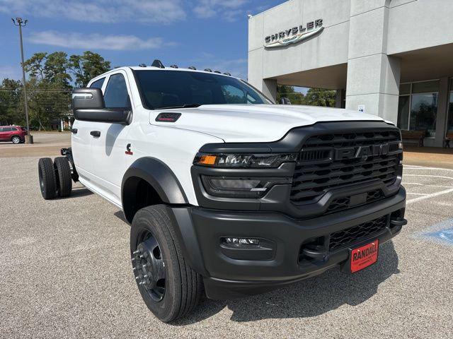 2026 RAM 5500 Chassis RAM 5500 TRADESMAN CHASSIS CREW CAB 4X4 84 CA