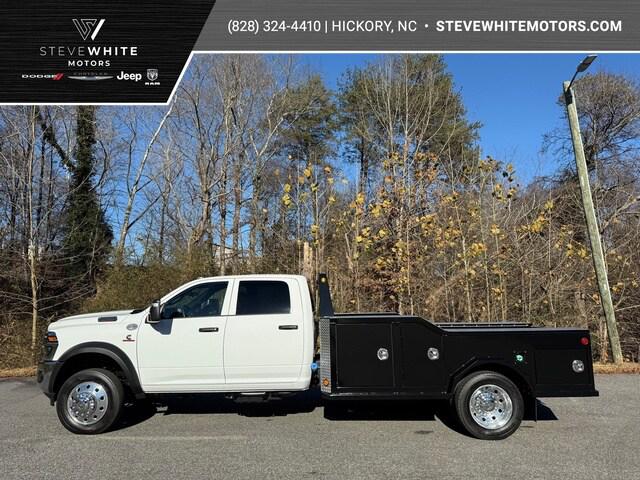 2026 RAM Ram 5500 Chassis Cab RAM 5500 TRADESMAN CHASSIS CREW CAB 4X4 84 CA