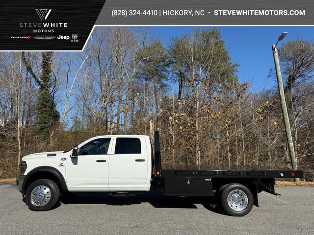 2026 RAM Ram 5500 Chassis Cab RAM 5500 TRADESMAN CHASSIS CREW CAB 4X4 84 CA