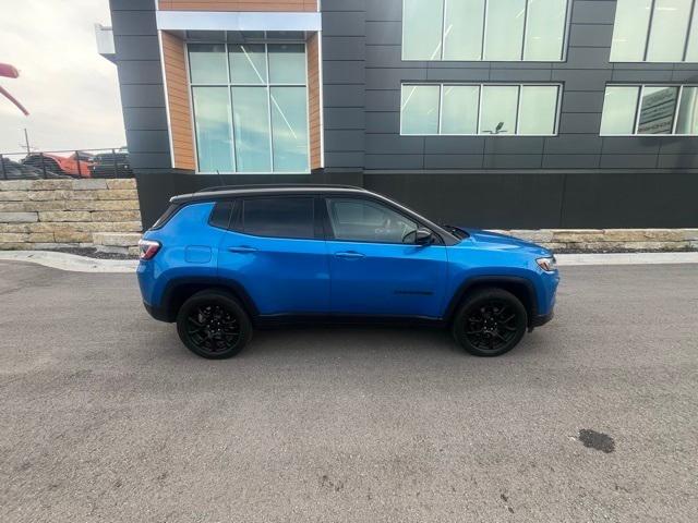 2023 Jeep Compass Altitude 4x4 2023 Jeep Compass Altitude 4x4