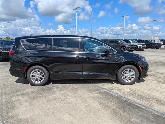2026 Chrysler Voyager VOYAGER LX