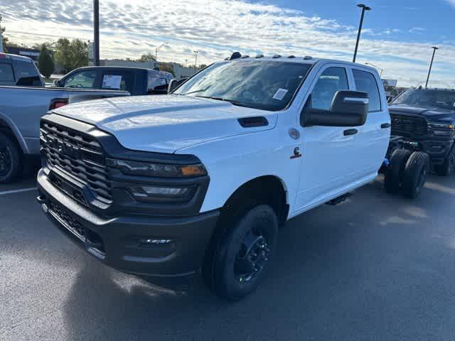 2026 RAM Ram 3500 Chassis Cab RAM 3500 TRADESMAN CREW CAB CHASSIS 4X4 60 CA 2026 RAM Ram 3500 Chassis Cab RAM 3500 TRADESMAN CREW CAB CHASSIS 4X4 60 CA