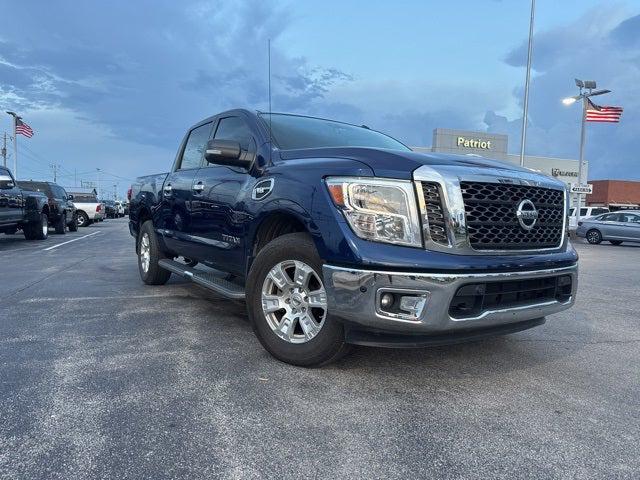 2017 Nissan TITAN SV