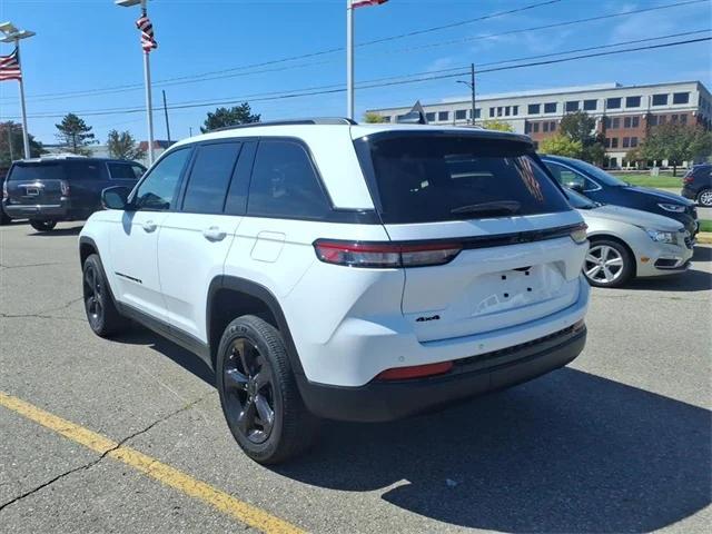 2023 Jeep Grand Cherokee Altitude 4x4 2023 Jeep Grand Cherokee Altitude 4x4