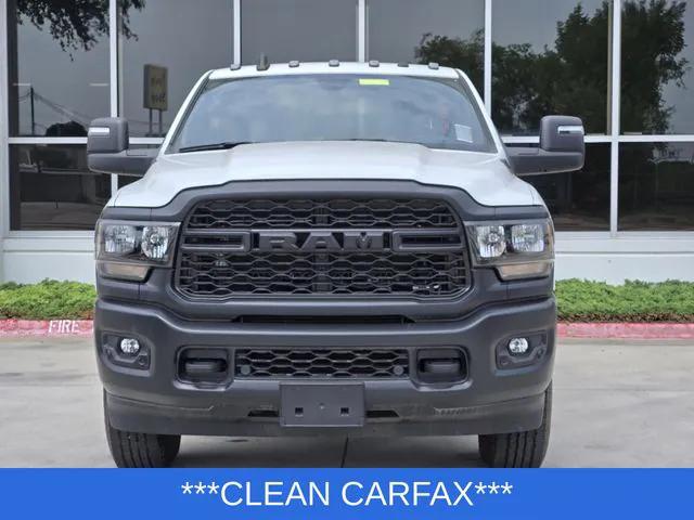 2023 RAM 3500 Tradesman Crew Cab 4x4 8 Box