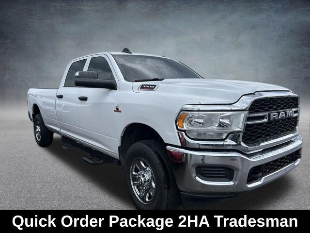 2020 RAM 3500 Tradesman Crew Cab 4x4 8 Box