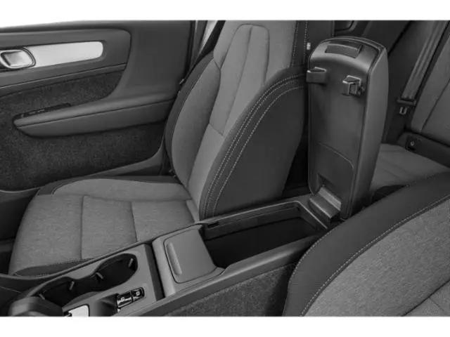2026 Volvo XC40 Plus, B5 AWD Gas (mild hybrid), Dark