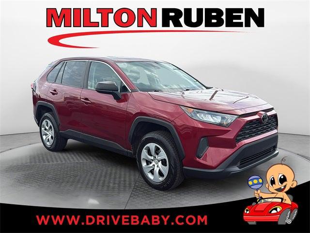 2022 Toyota RAV4 LE 2022 Toyota RAV4 LE