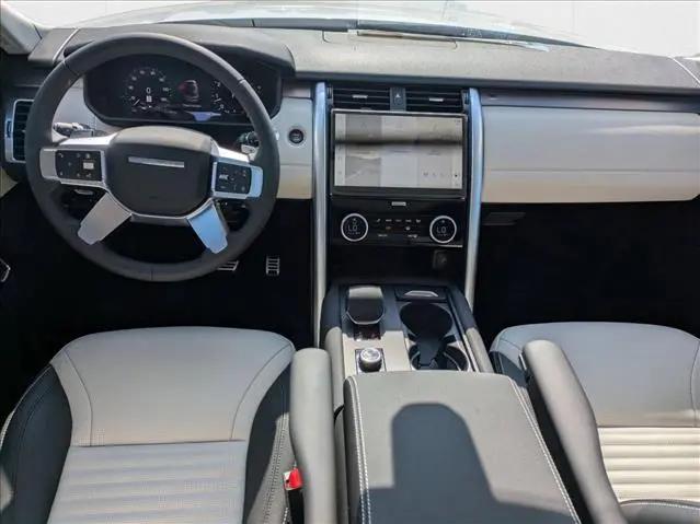 2025 Land Rover Discovery P360 Dynamic SE