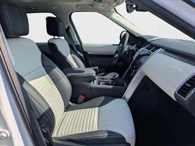 2025 Land Rover Discovery P360 Dynamic SE