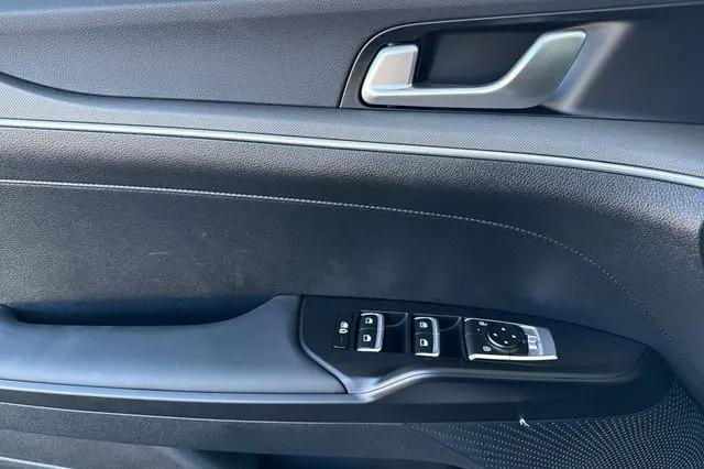 2026 Kia K5 LXS FWD